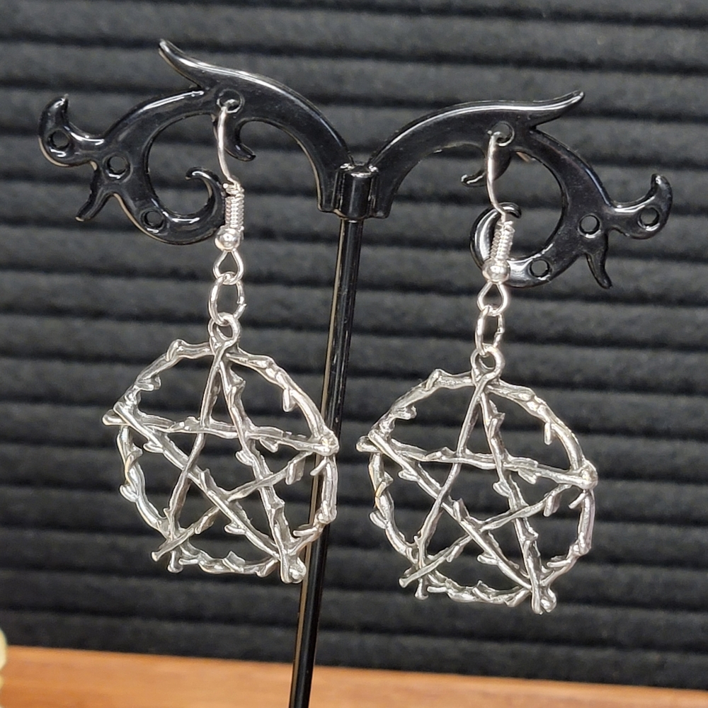 Hedge Witch Pentagram Earrings | Green Witch Star Vines Branches | Gothi…